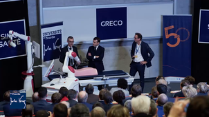 #GRECO : Emmanuel Macron teste la chirurgie robotisée !